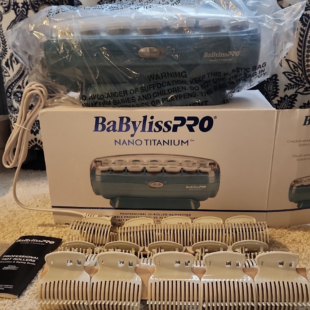 New In Box BaByliss PRO Nano Titanium 20-Roller Hairsetter